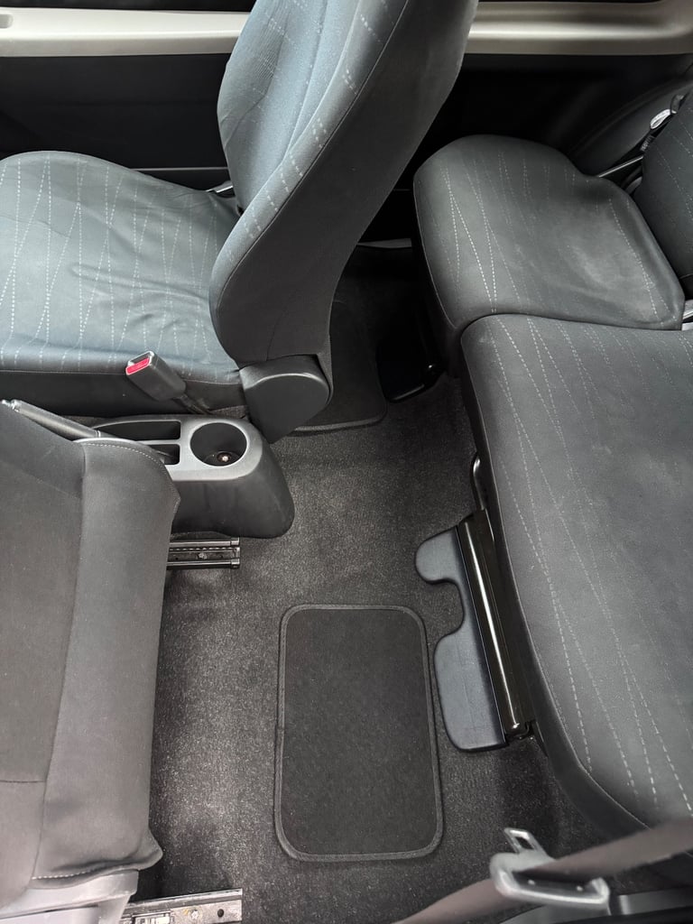 Toyota, YARIS, Hatchback, 2008, Semi-Auto, 1296 (cc), 3 doors