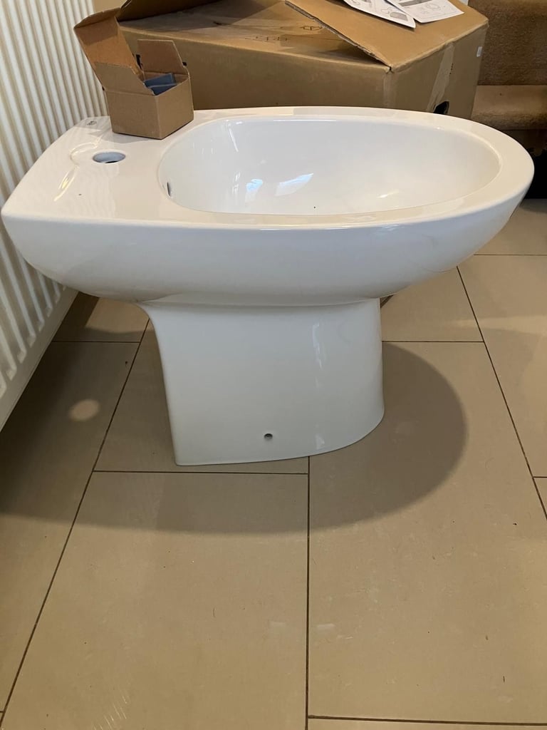 Bidet (Grohe Bau Floor Standing Bidet) NEW