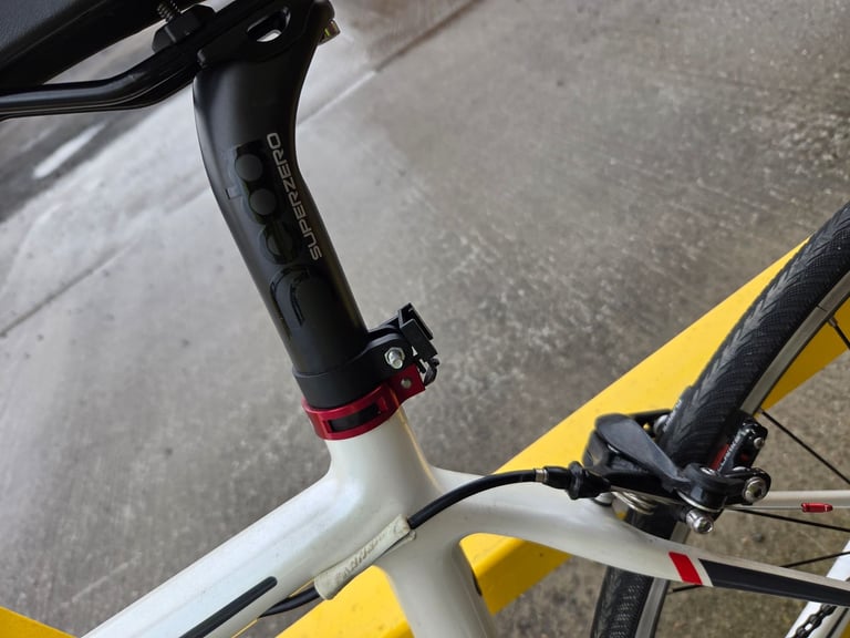 Boardman c7 carbon racing bike