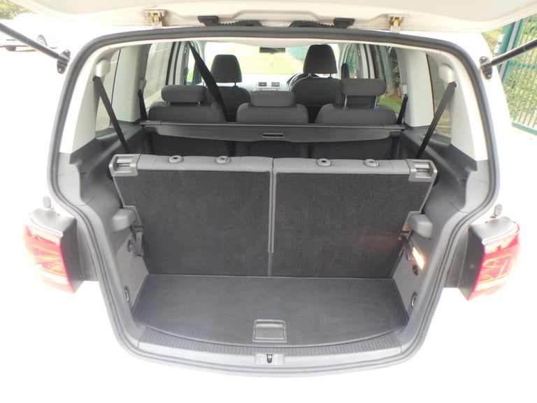 2011 Volkswagen Touran 1.4 Tsi Automatic Dsg 7 Seater Highline  Automatic