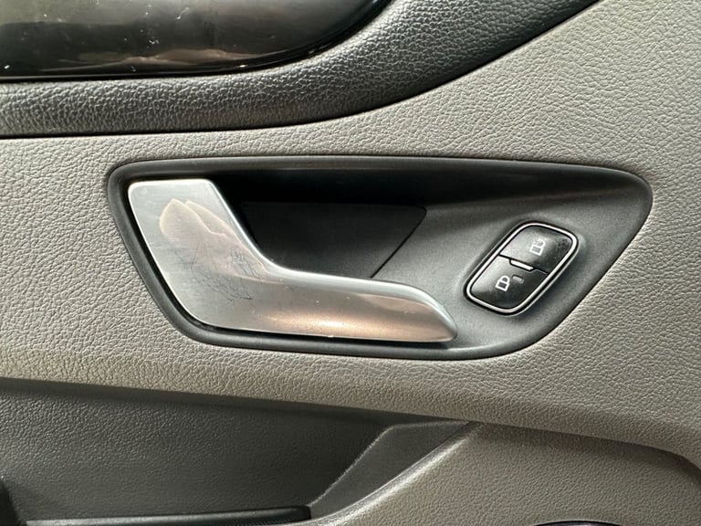 2020 Ford Tourneo Custom 2.0 EcoBlue 130ps L/R 8 Seater Titanium Auto MPV DIESEL Automatic