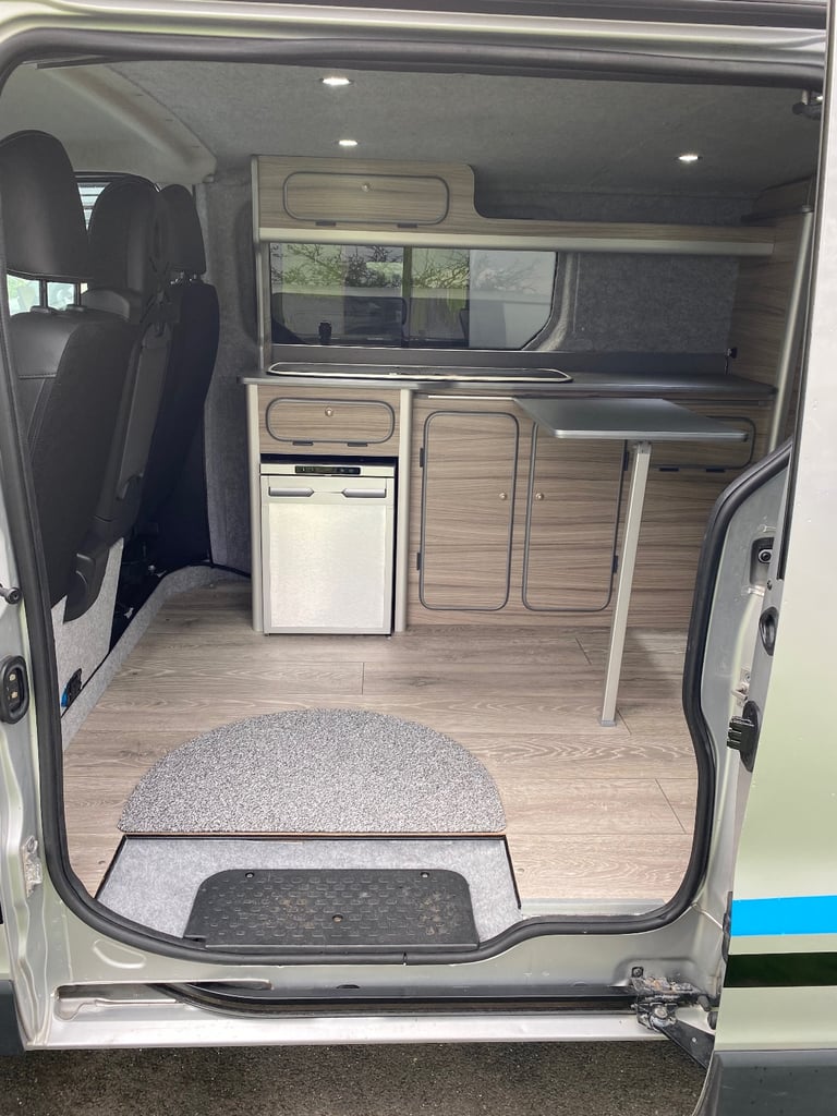 2016 RENAULT TRAFIC DAY VAN, MANUAL, 102,000 MILEAGE