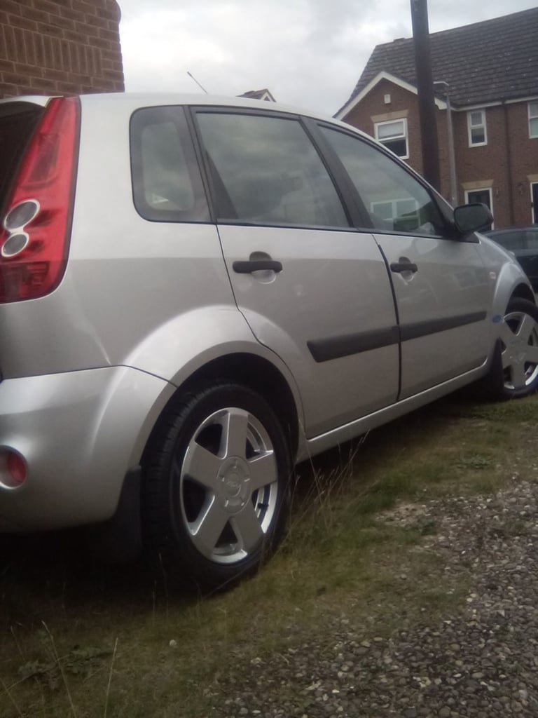 FORD FIESTA 1.25 ZETEC CLIMATE ONLY 64K MILES OFFERS INVITED 