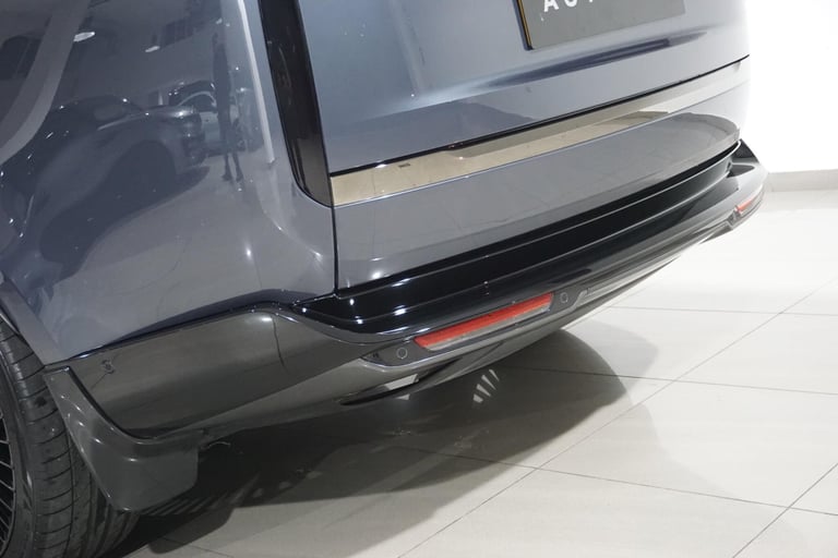 2023 Land Rover Range Rover 3.0 P550e 38.2kWh SV SUV 5dr Petrol Plug-in Hybrid Auto 4WD Euro 6 (s...