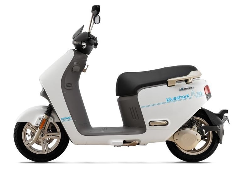 Keeway Blueshark Lite 45 - £500 off I Road Legal Electric Scooter