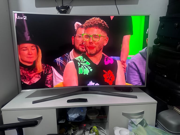 Free delivery 49”Samsung 4k Curve ultra HDTV 