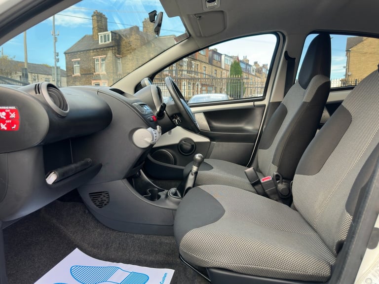 2013 Toyota AYGO 1.0 VVT-i Mode 5dr HATCHBACK Petrol Manual