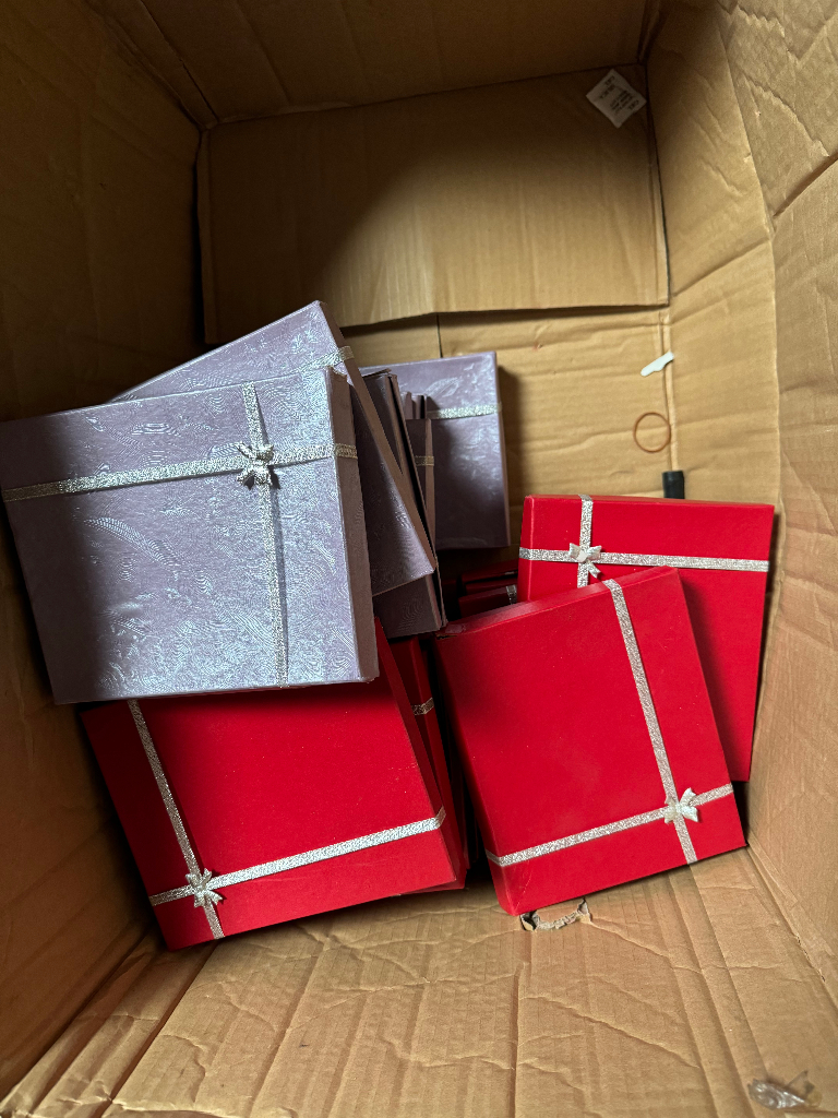 588 pcs Brand new all size  jewellery watch gift boxes xmas