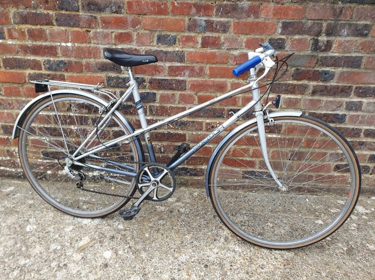 Raleigh Mixte (Dual Downtube) Framed Bike - Striking Commuter