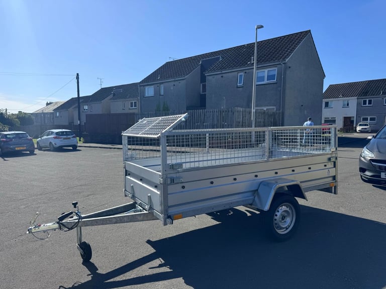 BRAND NEW 7,7ft x 4,2ft SINGLE AXLE TIPPING TRAILER WITH 40CM MESH 750KG