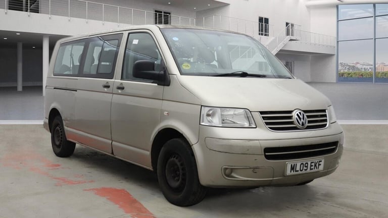VOLKSWAGEN TRANSPORTER SHUTTLE 2.5TDI PD 130PS SE Minibus S/H, Air Con, Long MOT