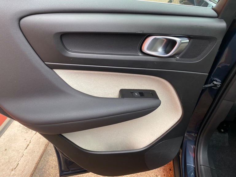 2022 Volvo XC40 1.5h T5 Twin Engine Recharge 10.7kWh Inscription Pro Auto Euro 6 (s/s) 5dr ESTATE...