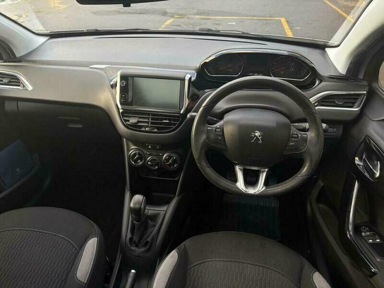 2015 Peugeot 208 1.2 VTi PureTech Style Hatchback 5dr Petrol Manual Euro 6 (82 ps) HATCHBACK Petr...