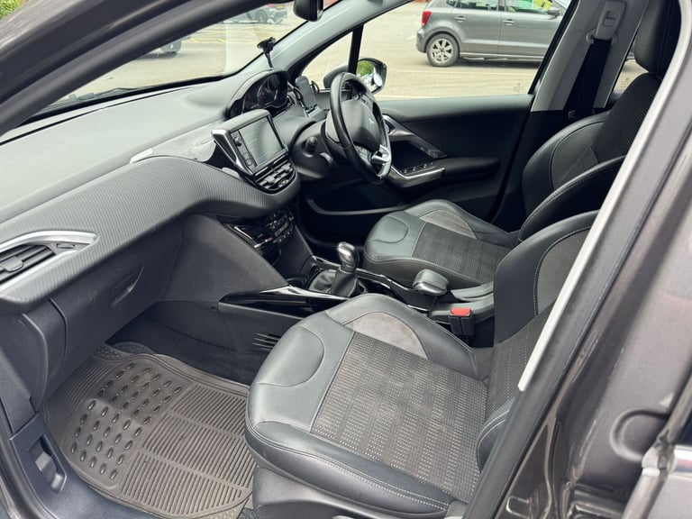Peugeot, 2008, Hatchback, 2017, Manual, 1199 (cc), 5 doors