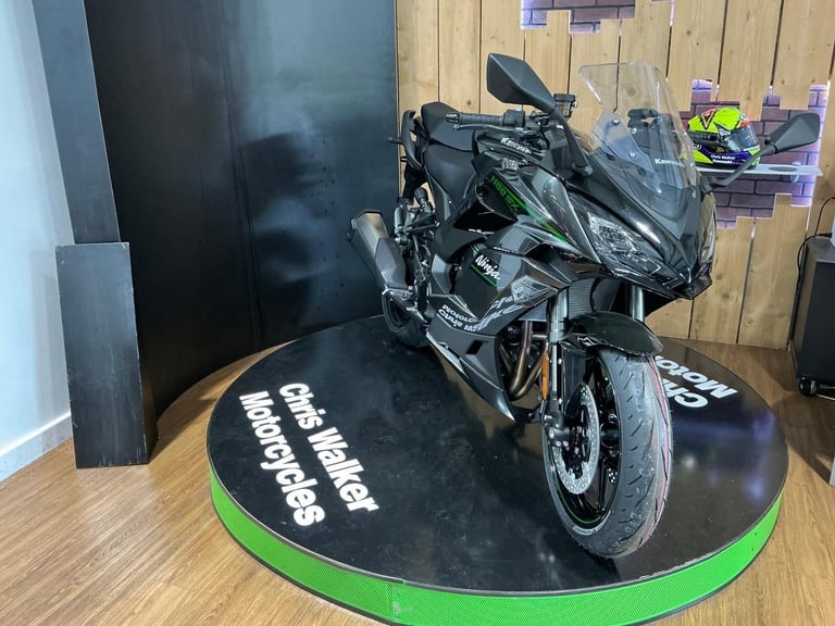 Kawasaki Ninja 1100SX 2025 TOUR for FREE!! FREE TOURING KIT! FREE UK DELIVERY!