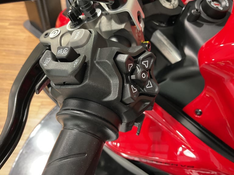 Ducati Streetfighter V2 2025 LOW RATE FINANCE 4.9%APR HP & PCP ORDER NOW!