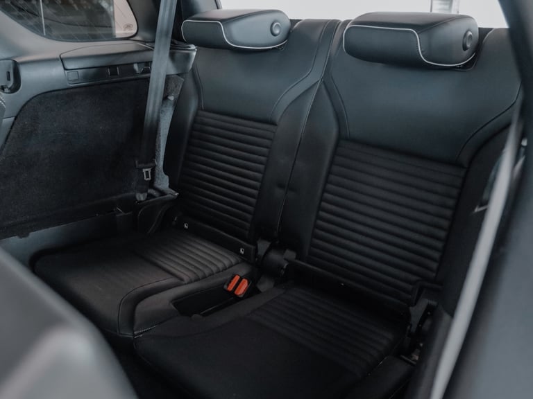 2021 Land Rover Discovery 3.0 D300 R-Dynamic HSE 5dr Auto Station Wagon Diesel Automatic