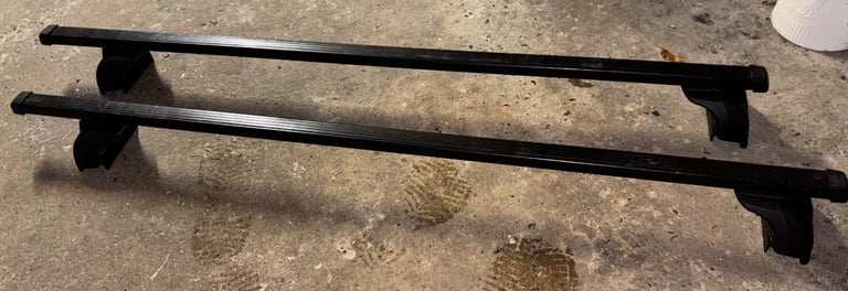 Vauxhall mokka roof bars, boot tray and carper and wind deflectors 