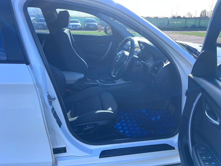 2010 BMW 1 Series 2.0 116i Sport Hatchback 5dr Petrol Steptronic Euro 5 (122 ps)