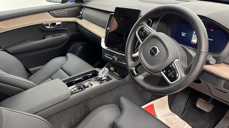 2025 Volvo XC90 Plus, T8 AWD Plug-in hybrid, Electric/Petrol, Dark, 7 Seats ESTATE Petrol/Electri...
