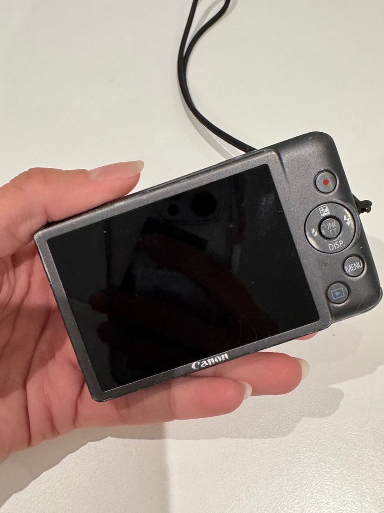 Canon Ixus 115 HS digital camera 