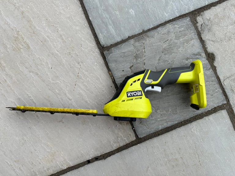 Ryobi one+ Small Hedge Trimmer