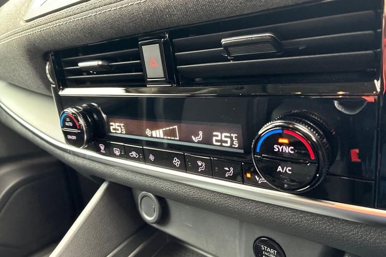 2025 Nissan Qashqai 1.3 DiG-T MH 158 Acenta Premium 5dr Xtronic HATCHBACK PETROL Automatic