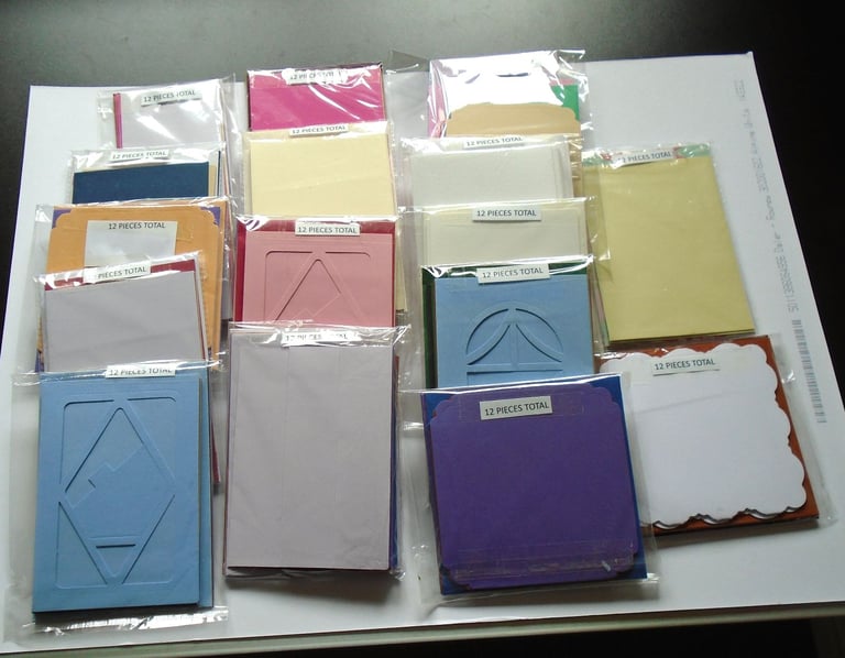 GOOD QUALITY CARDS AND ENVELOPES. AS NEW NEVER USED. BARGAIN PRICE