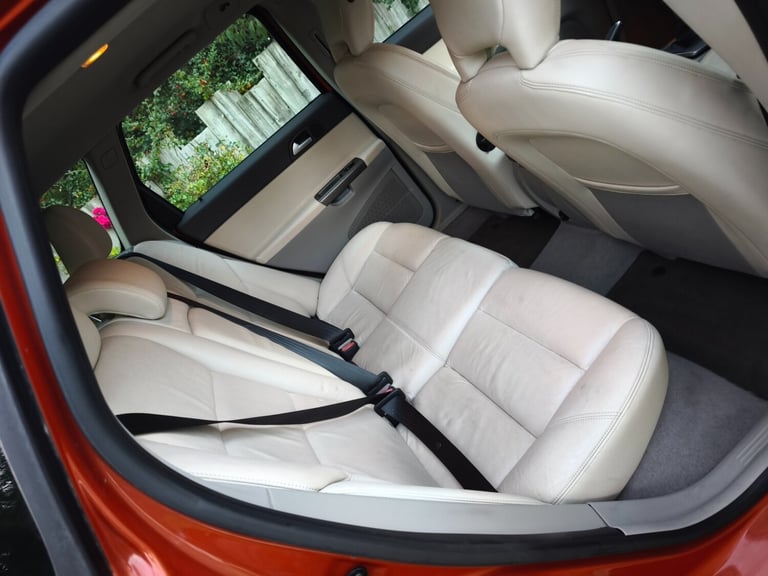 2011 Volvo V50 DRIVe [115] SE Lux 5dr ESTATE Diesel Manual - Image 17