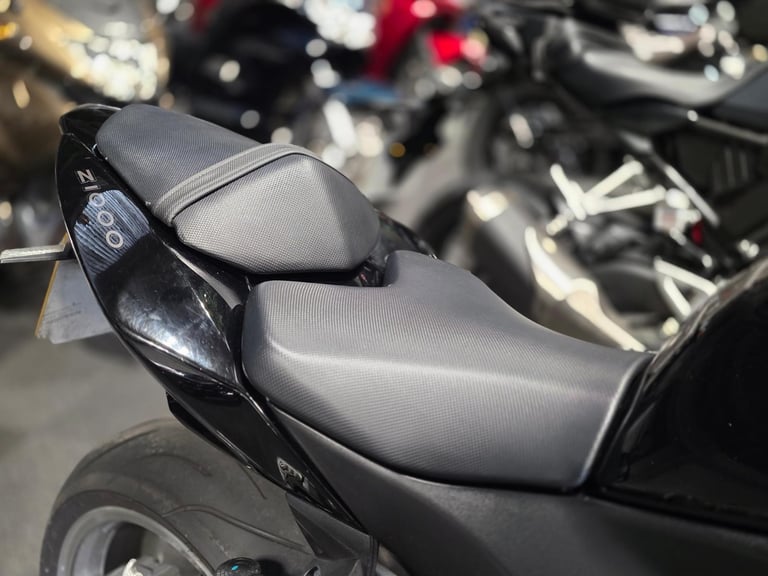 2010 KAWASAKI ZR Z1000 18,700 MILE'S 