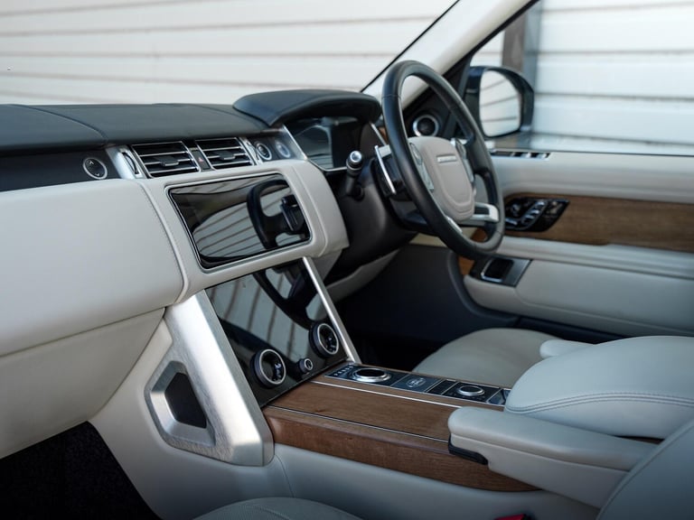  Land Rover Range Rover 5.0 P525 V8 Autobiography Auto 4WD Euro 6 (s/s) 5dr Petrol Automatic