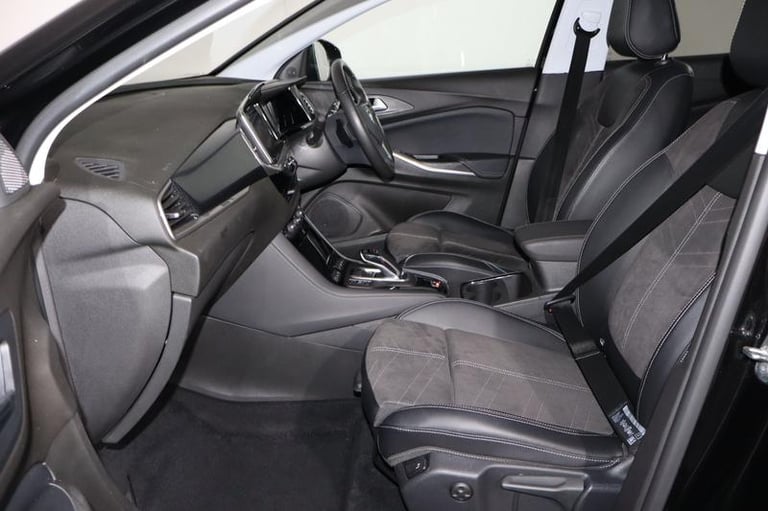 2023 Vauxhall Grandland 1.6 Plug-in Hybrid Ultimate 5dr Auto HATCHBACK PETROL/ELECTRIC Automatic