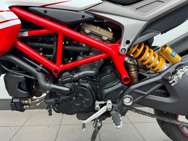 DUCATI HYPERMOTARD 939 SP RED 2016 16 REG, 10,111MILES USED MOTORCYCLE