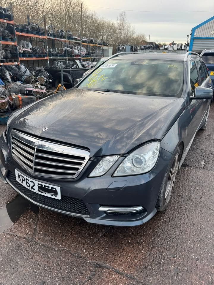 image for 2012 MERCEDES BENZ E220 BREAKING FOR PARTS !!!