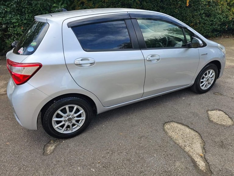 2018 Toyota Yaris 1.5 VVT-h Icon Tech E-CVT Euro 6 (s/s) 5dr Hatchback HYBRID ELECTRIC Automatic