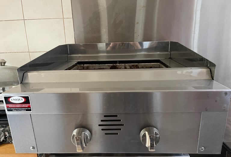 image for Commercial Unique Catering 2 Burner Gas Grill - Great Condition!!