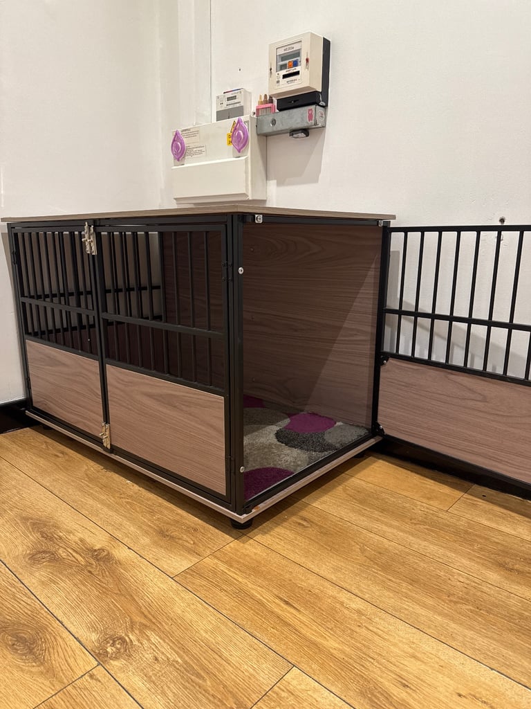 Dog crate- with carpet- USED