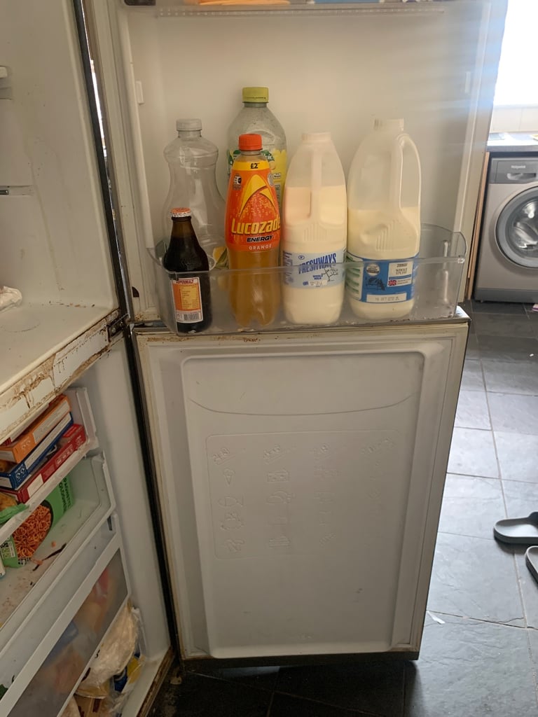 Hotpoint fridge freezer (SECOND HAND)