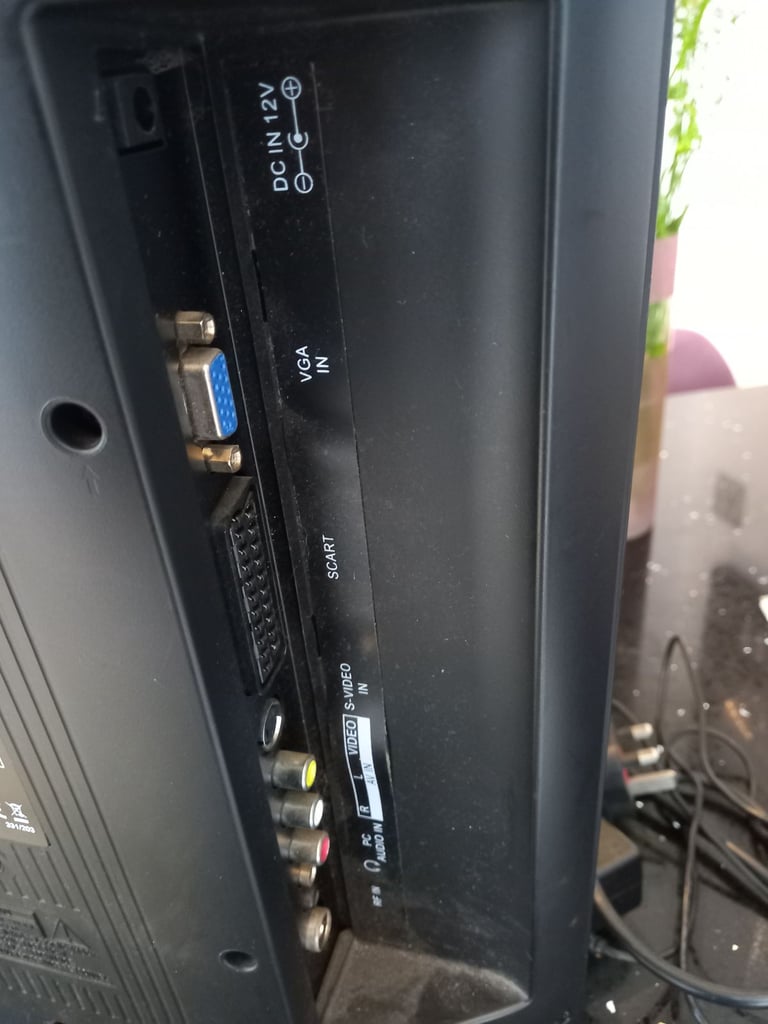 Caravan 12 v  Tv