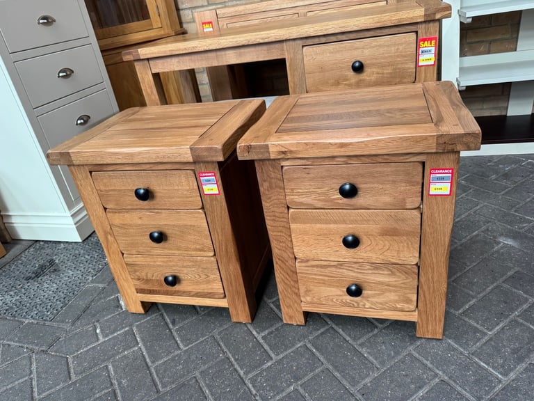 BRAND NEW EX-DISPLAY SOLID OAK FURNITURE - CLOSING DOWN SALE 