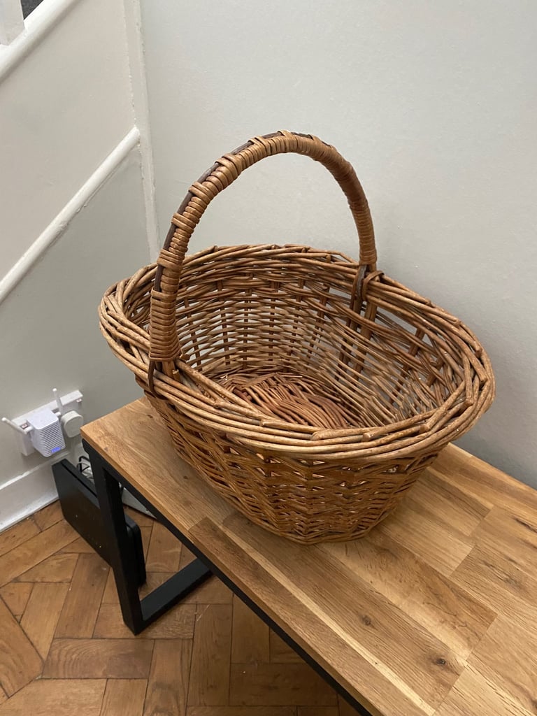 Vintage wicker shopping picnic basket with sturdy handle rattan flowers veg logs Christmas hamper 