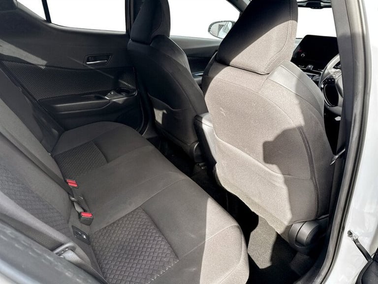 2022 Toyota C-HR VVT-h Design SUV HYBRID Automatic