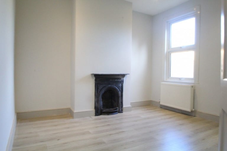 Hane Estate Agents offer a stylish, newly refurbished one-bedroom flat on the first floor. 