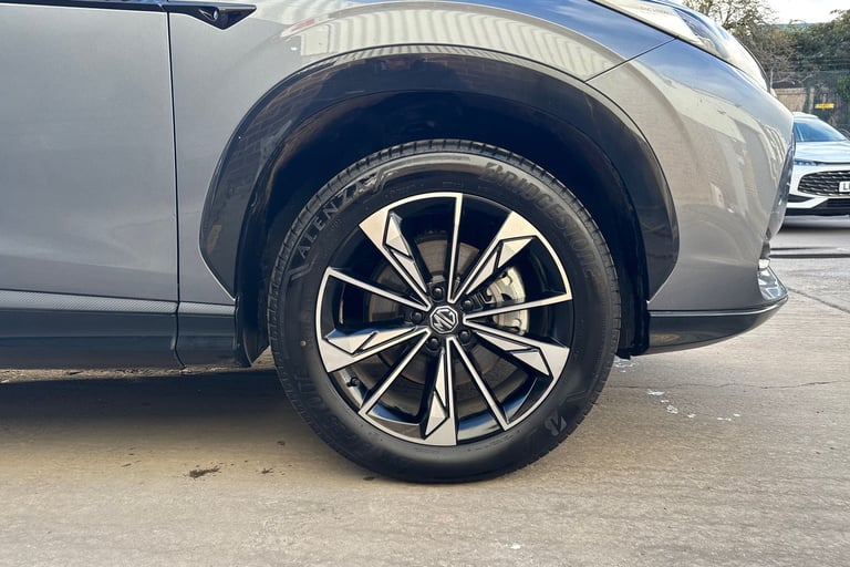 2024 MG MG HS 106290 Hatchback Petrol Manual