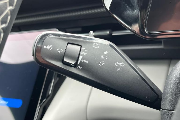 2024 Ford Explorer PREMIUM | Heads up Display | Panoramic Roof | Heated Seats/Wheel | Adaptive Es...