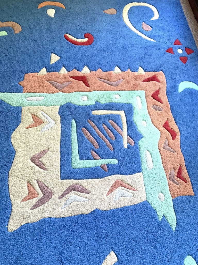  Children's Rug 6 x 4 ft in excellent condition