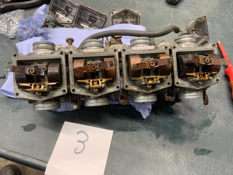 2 Sets of Keihin Carburettors 627B