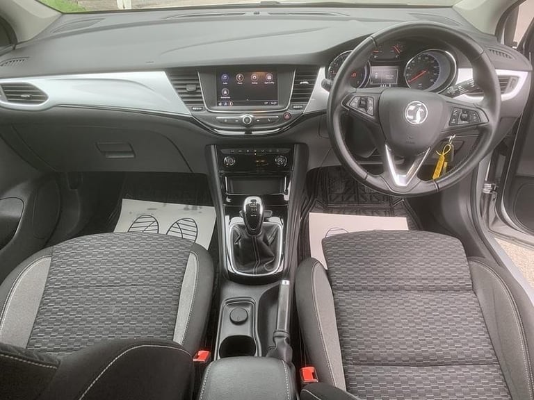 2020 Vauxhall Astra SRI 1.2T - New MOT - Only 41000 miles