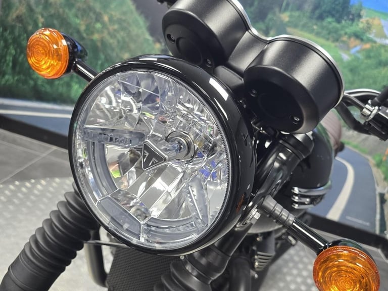 TRIUMPH BONNEVILLE T120