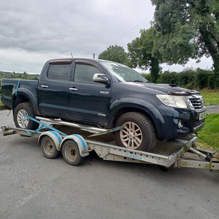 Toyota Hilux or landcruiser 